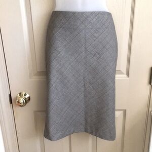 Dalia Tartan knee length skirt Size4 NWT